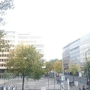 Avi Mainhouse , Dusseldorf Germany