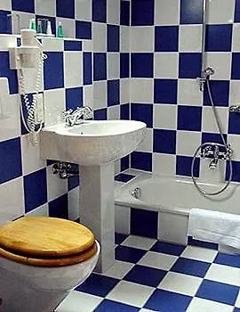 Hotel Agneshof Nuernberg 3*, נירנברג